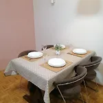 Karla Apartment Split